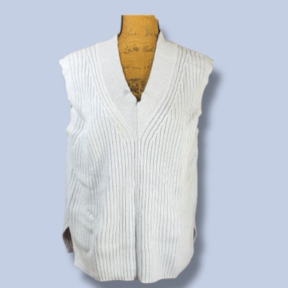 H&M light blue knit v-neck sleeveless sweater vest Women’s size small | k